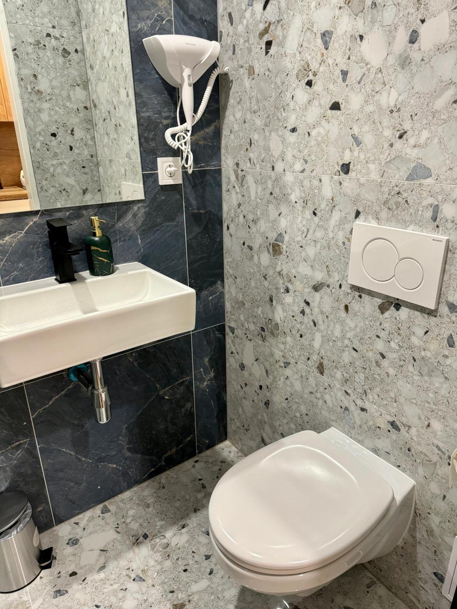 Zitna Downtown Apartments براغ المظهر الخارجي الصورة