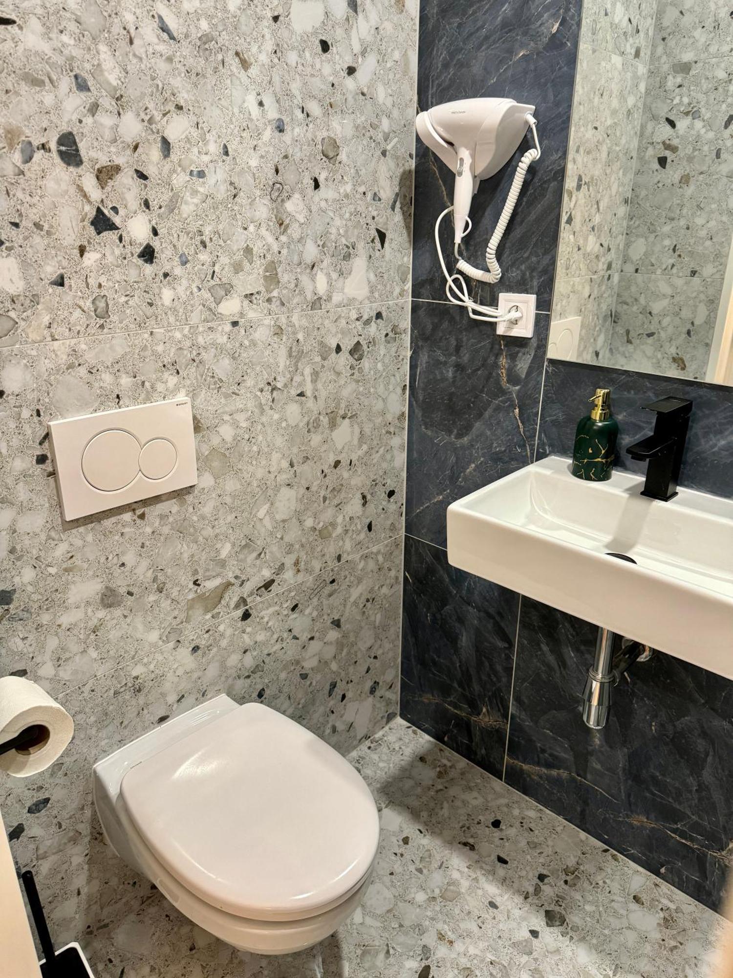 Zitna Downtown Apartments براغ المظهر الخارجي الصورة